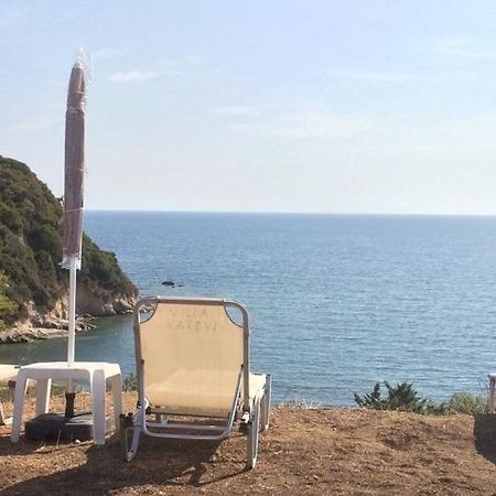 Katevi Luxury Seafront Villa Иериссос Экстерьер фото