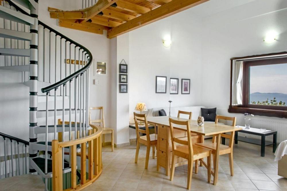 Katevi Luxury Seafront Villa Иериссос Экстерьер фото
