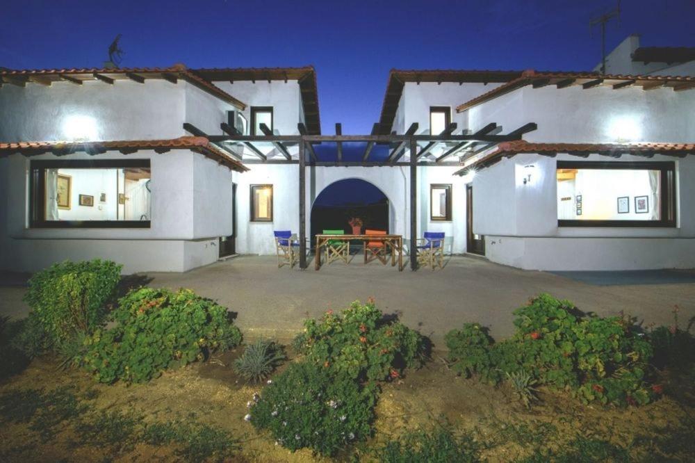 Katevi Luxury Seafront Villa Иериссос Экстерьер фото
