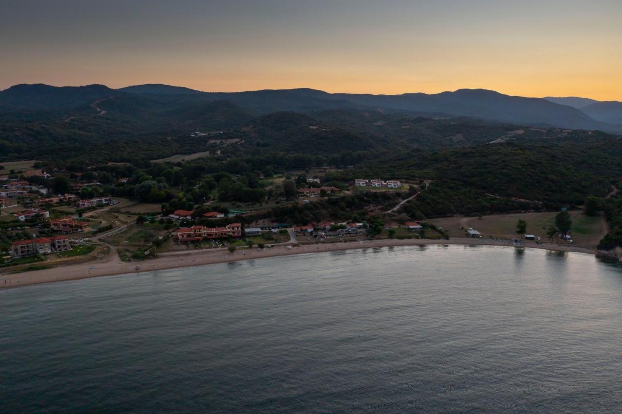 Katevi Luxury Seafront Villa Иериссос Экстерьер фото