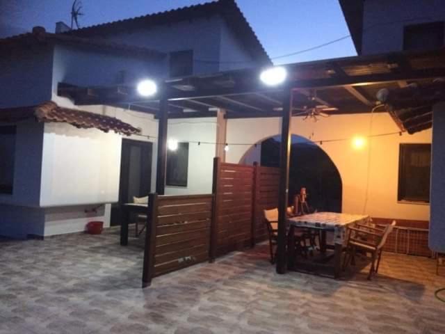 Katevi Luxury Seafront Villa Иериссос Экстерьер фото